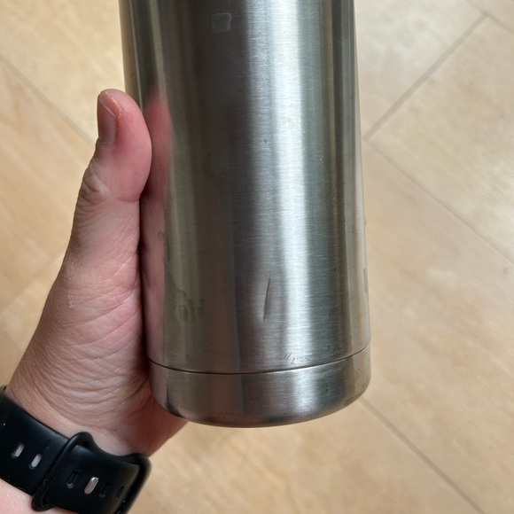 YETI Silver Travel Mug with Black Lid - Picture 4 of 5